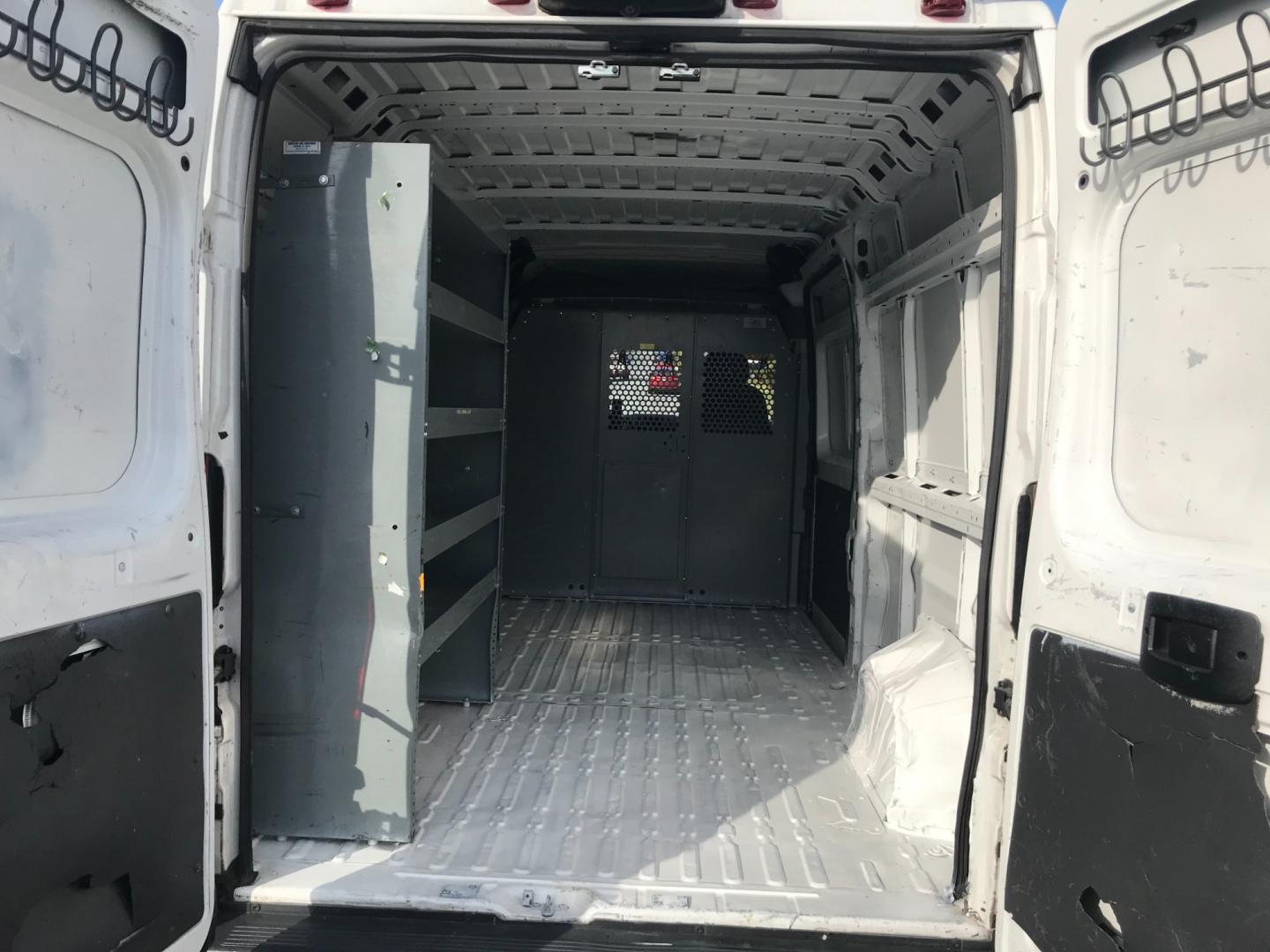 2015 White /Gray RAM Promaster 2500 (3C6TRVDG5FE) with an 3.6 V6 engine, Automatic transmission, located at 577 Chester Pike, Prospect Park, PA, 19076, (610) 237-1015, 39.886154, -75.302338 - Photo#15